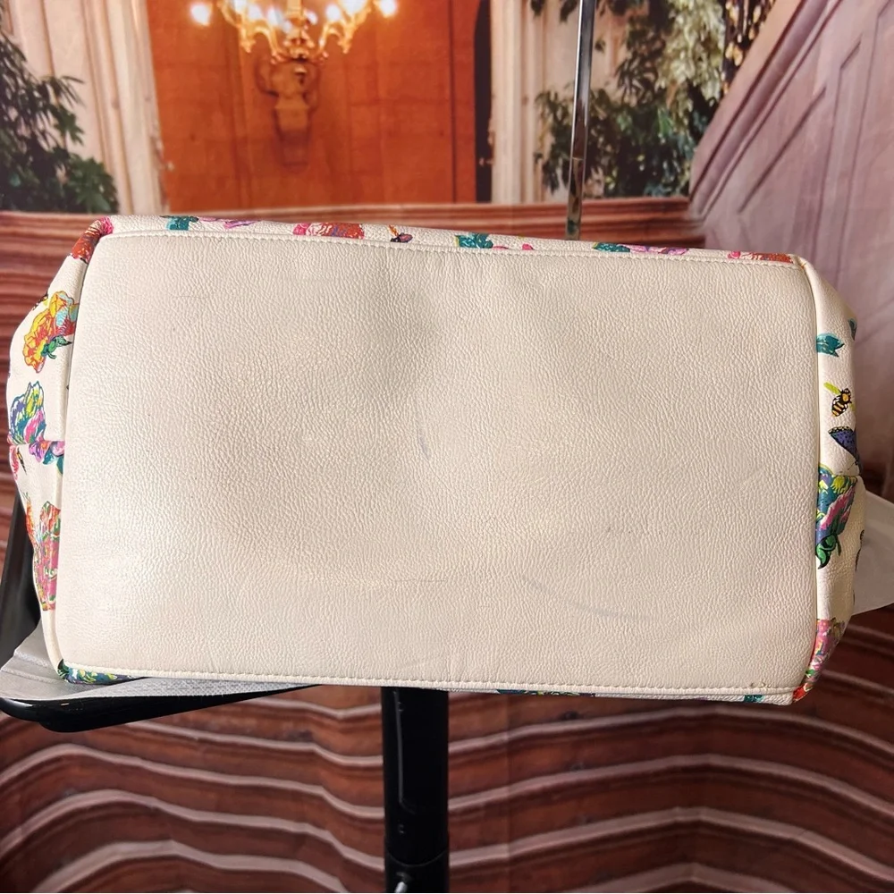 Betsey Johnson Large Colorful Floral Women's Bag with Pink Bow 🎀 charm - Picture 5 of 15